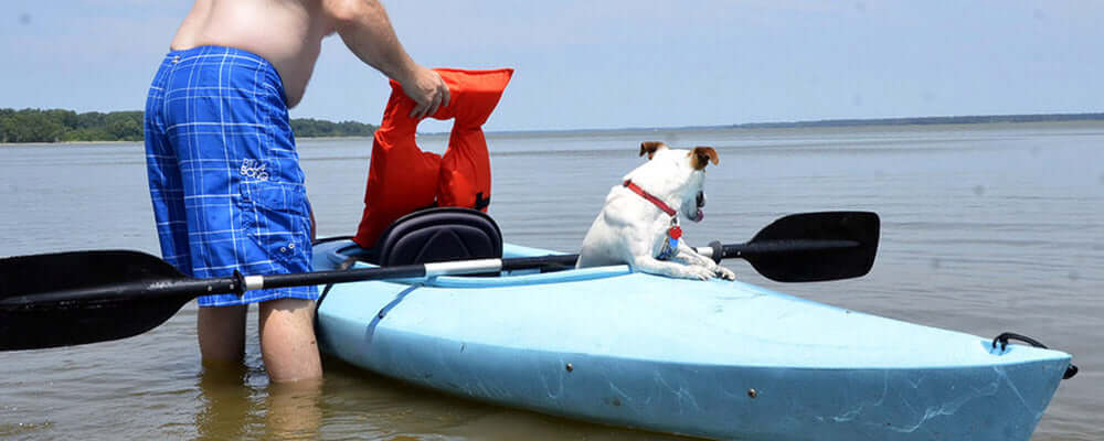 Canadian legal requirements for paddling canoes, kayaks and paddleboards
